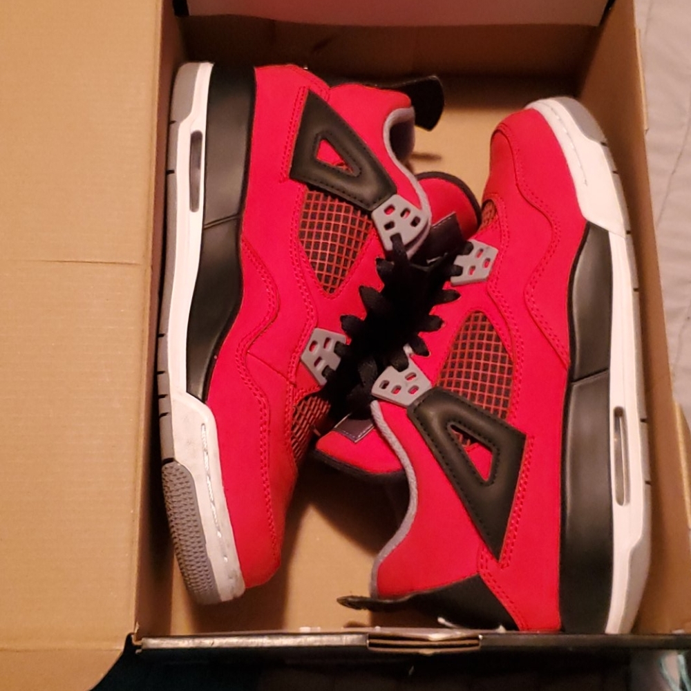 Jordan 4s TOROS